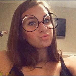 Meet your Posher, Kyra